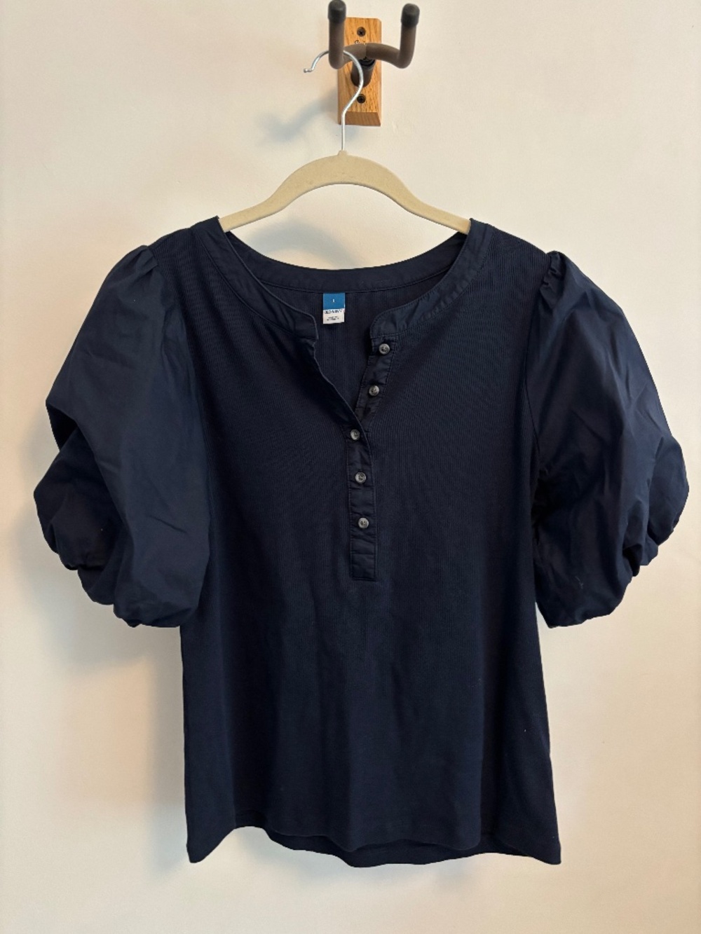 Old Navy puff sleeve top